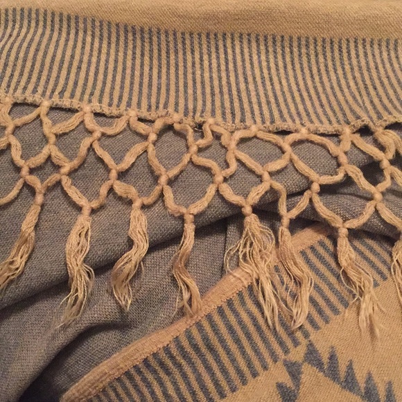 Coco + Carmen Vest - Picture 5 of 5